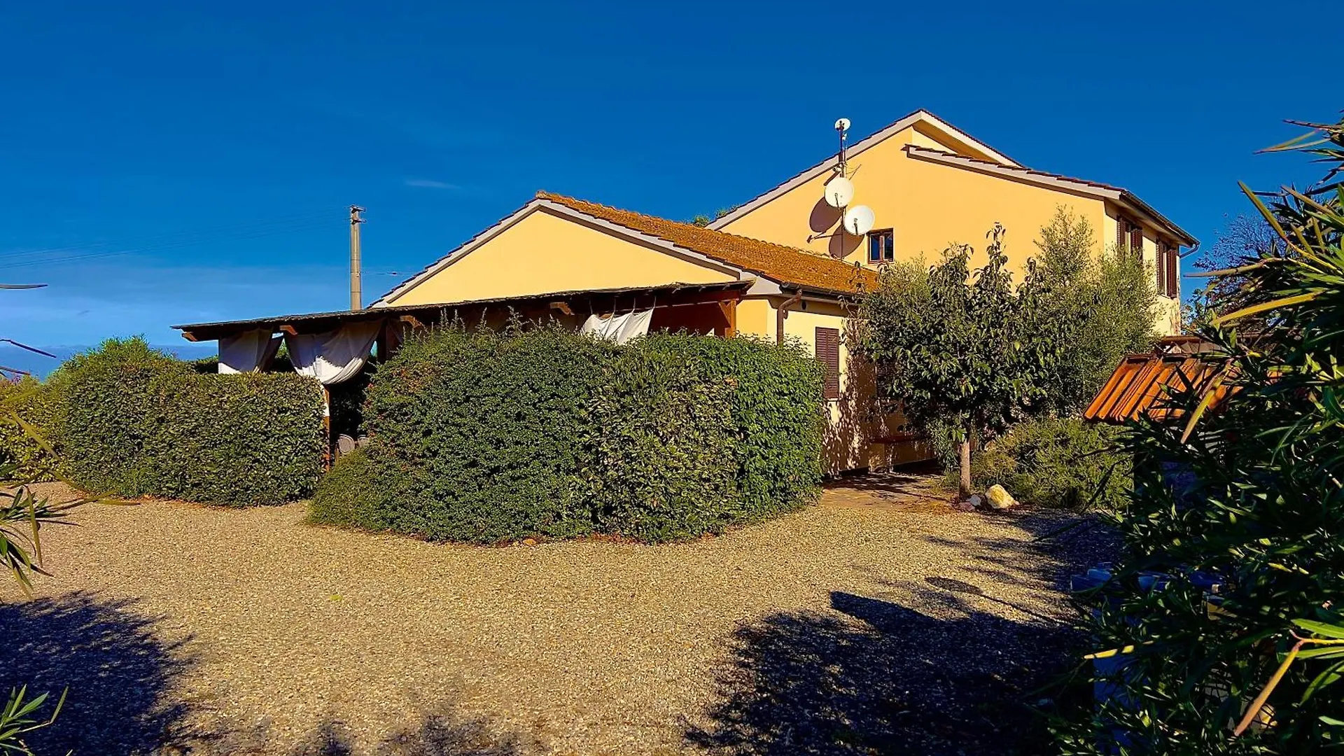 Carpine Agriturismo Bio In Maremma Alberese Italien